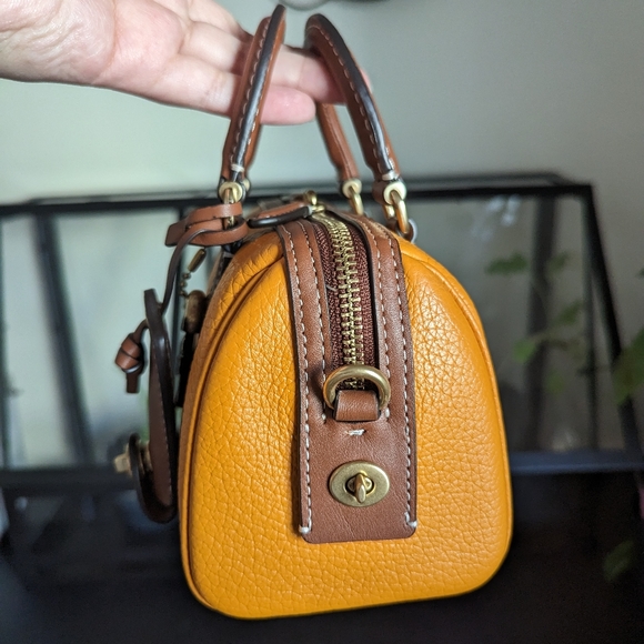 SOLD - CGR : Coach Papaya Rogue 18 - Picture 5 of 11
